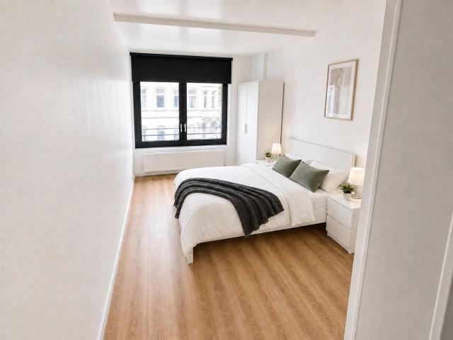 3 Rooms with Double Bed and Two Single Beds Modern New Build Apartment in Mülheim an der Ruhr, Mulheim an der Ruhr Amsterdam Apartments for Rent