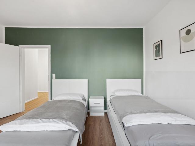 3 Rooms with Kitchen and terrace, Hannover Amsterdam Apartments for Rent