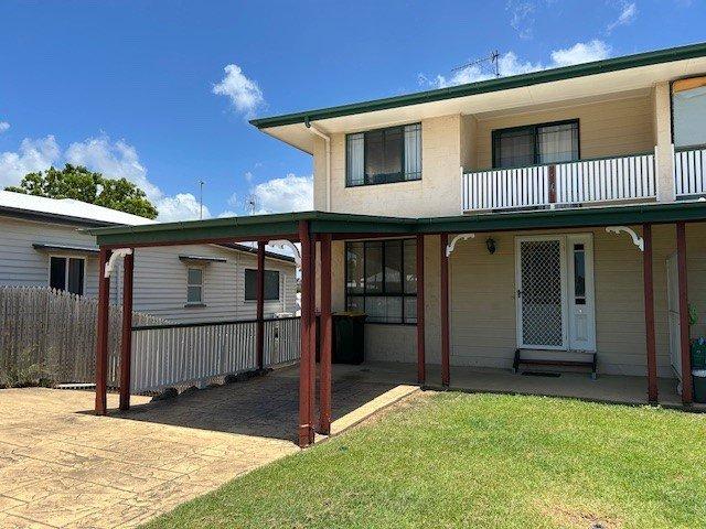 3 STORY 3 BEDROOM TOWNHOUSE CLOSE TO THE MARINA