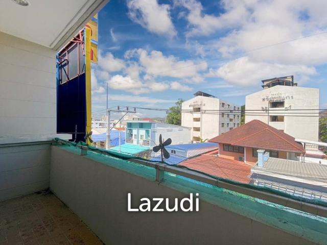 3 Storey Townhouse On Soi 94