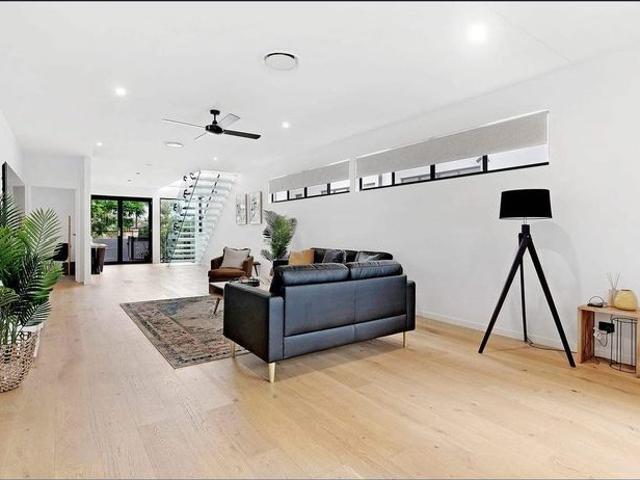 3 Storey Waterfront Home with Sweeping Views and Prime Location