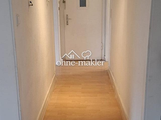 3 Schlafzimmer 1 Badezimmer Mietwohnung DG