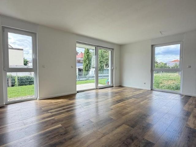 3 Schlafzimmer Villa Karlsdorf Karlsdorf 105861475