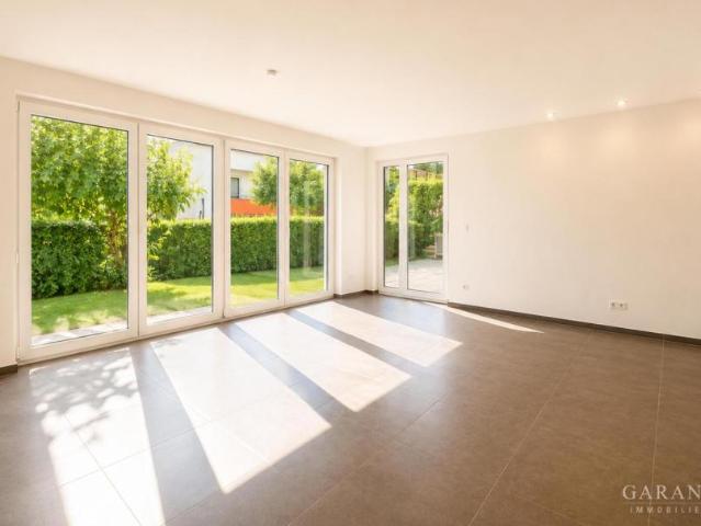 3 Schlafzimmer Wohnung Esslingen Am Neckar Deutschland LS104472025