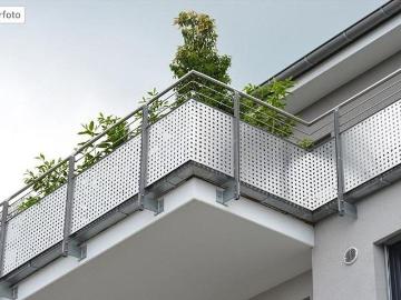 Etagenwohnung kaufen in Gahlendorf - Parkplatz