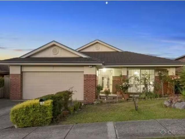 3 Scoble Place, Narre Warren House for rent Listed by Fehim Z.
