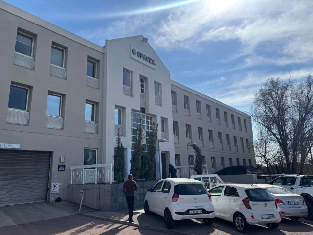 3 SEATER Prime Rivonia Rental Apartment Modern Living Awaits In This Sought After Hub