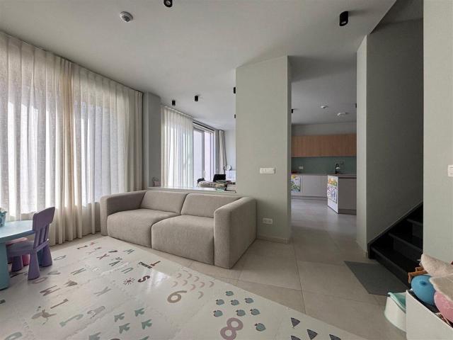3 slaapkamer appartement gelegen aan het water!