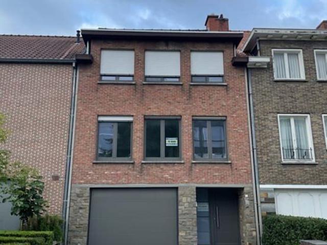 3 slaapkamer woning met garage in Kortrijk