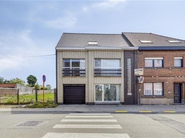 3 slpk woning met garage en tuin in Lede