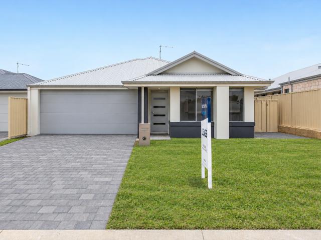 3 Somerset Way, LAKELANDS, WA 6180