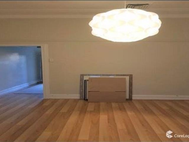 3 Spacious Bedrooms in the Mascot Water Bill Included