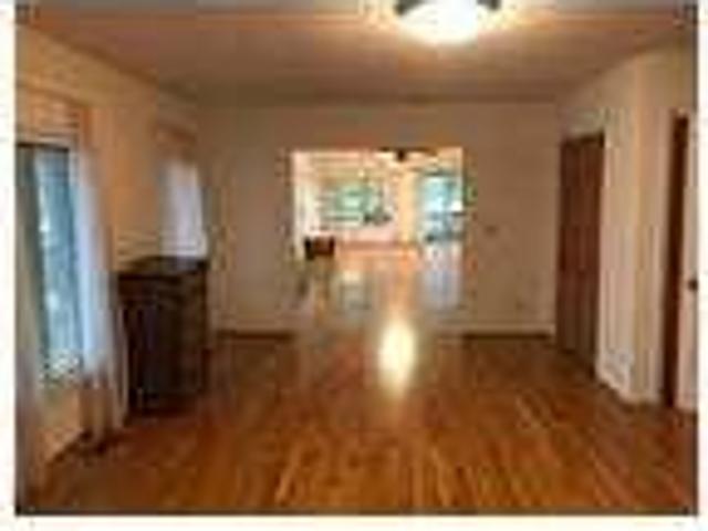 3 Spacious BR in Sherrills Ford. Washer/Dryer Hookups!