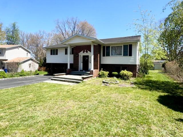 3 Twin Oaks Road