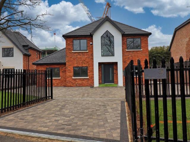 Tymless Terrace, 1a Garland Way. 5 bed detached house to rent £5,000 pcm £1,154 pw