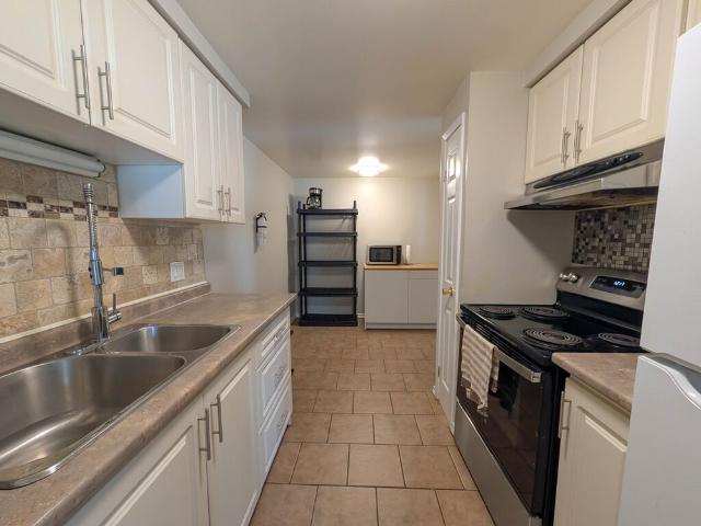3 Tara Crescent, Thorold 4 Bedroom Semi Detached House