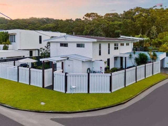 3 Tawarri Crescent, Burleigh Heads QLD 4220