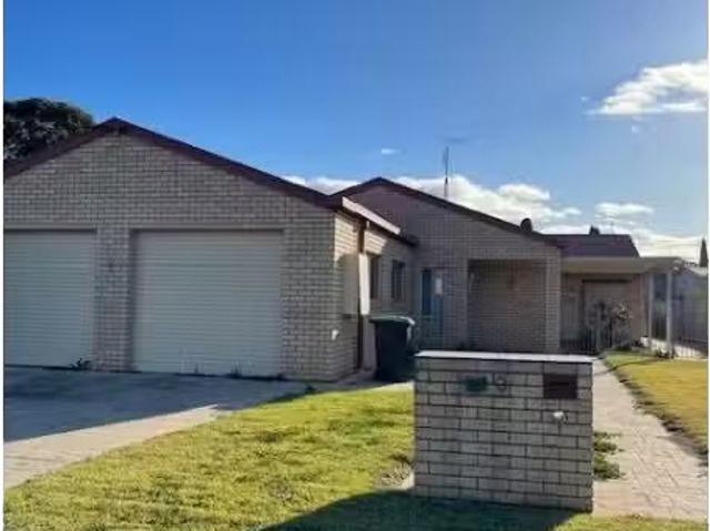 3 Tocumwal Street, Finley House for rent Listed by Ann marie.