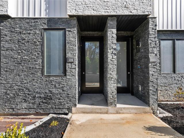 3 Valley Way 321