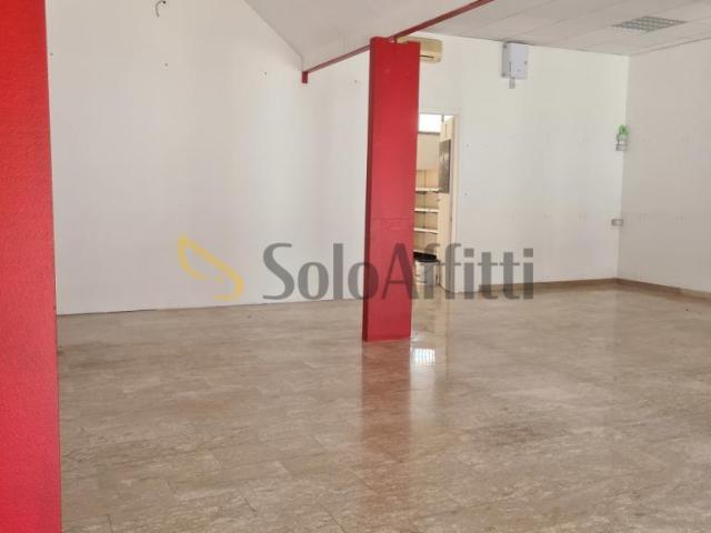 3 vetrine Corso Umberto I bilocale 159mq