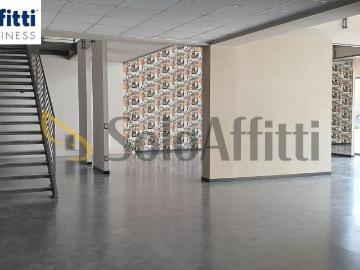 3 vetrine Via Como 16 6 vani 500mq