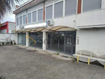 3 vetrine Via Padova monolocale 160mq