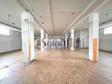 3 vetrine Via Trieste 97 trilocale 352mq