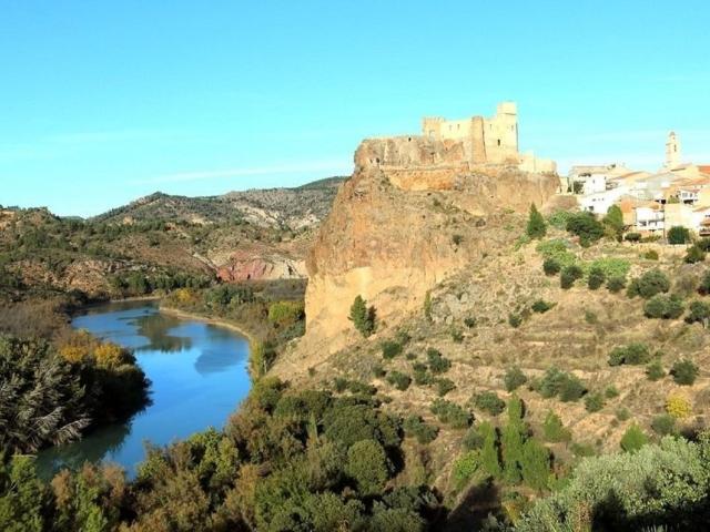 3 Viviendas, Centro y Vistas. ¡El potencial que buscas!