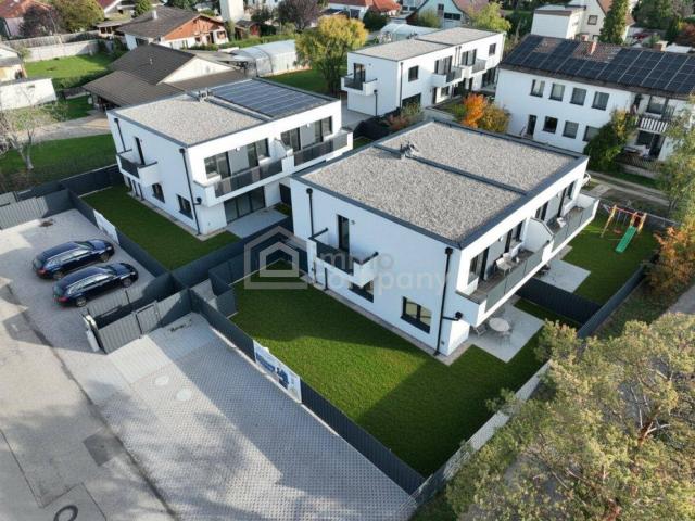 3 von 6 Doppelhaushälften noch verfügbar! Haus 3.0 mit Keller in Felixdorf zu verkaufen!