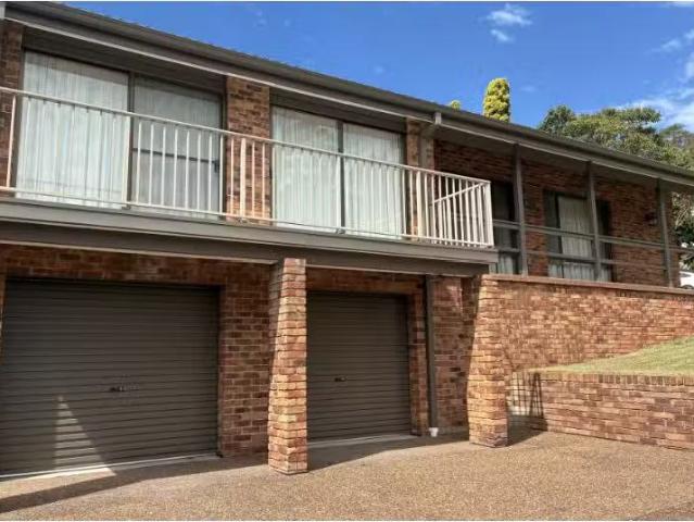 3 Wybong Close, Eleebana House for rent Listed by Leah Jay of.