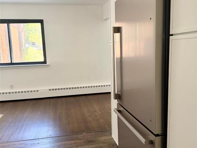3 W Lawrence Park Drive 1