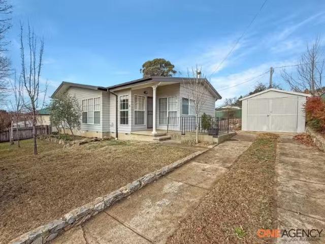 3 Walla Street, COOMA House for rent Listed by Veronica Johns.