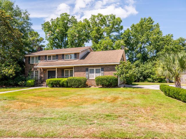 3 Waters Edge Court