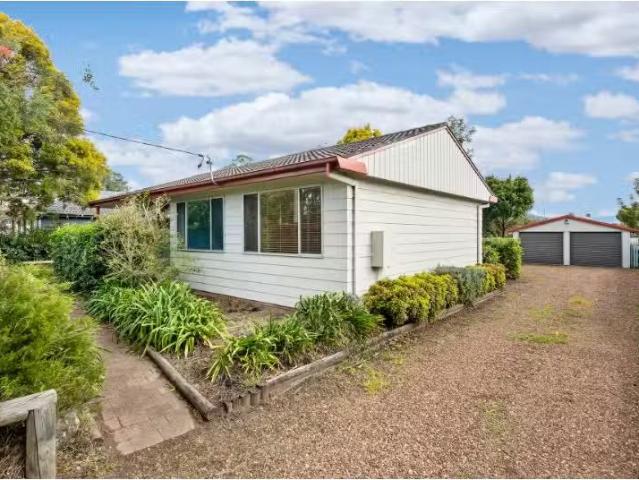 3 Weld Street, Cessnock House for rent Listed by Jasmine Tamm.