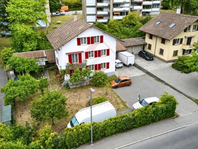 3 Wohnungen, 1 Gewerbeeinheit eine Immobilie voller Möglichkeiten!