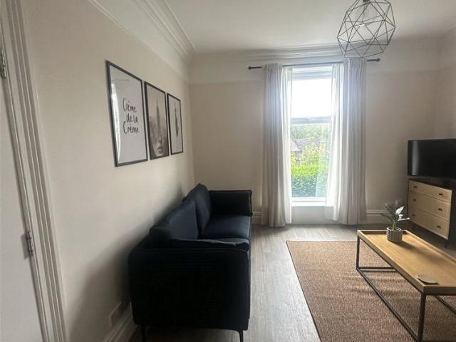 3 Woodthorpe Terrace, Huddersfield, HD1