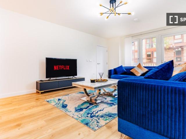 3 Wray Avenue, London, E16 2ZR, United Kingdom | 3 bed apartment for rent #135913482 | Rentberry