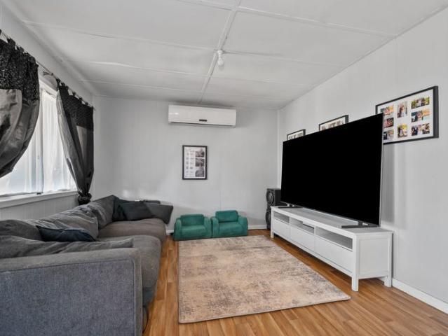 3 x 1 Home With Pool