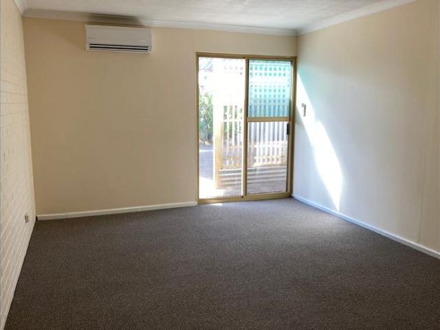 3 x 1 House with 1 x 1 Granny Flat 6 Month lease only