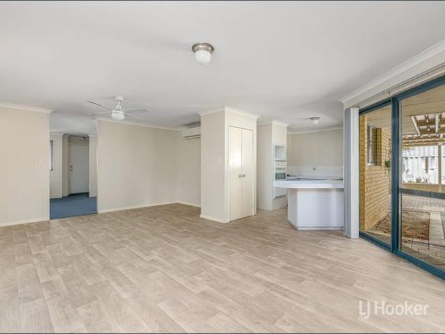 3 x 1 in Eaton Close to Shops and School