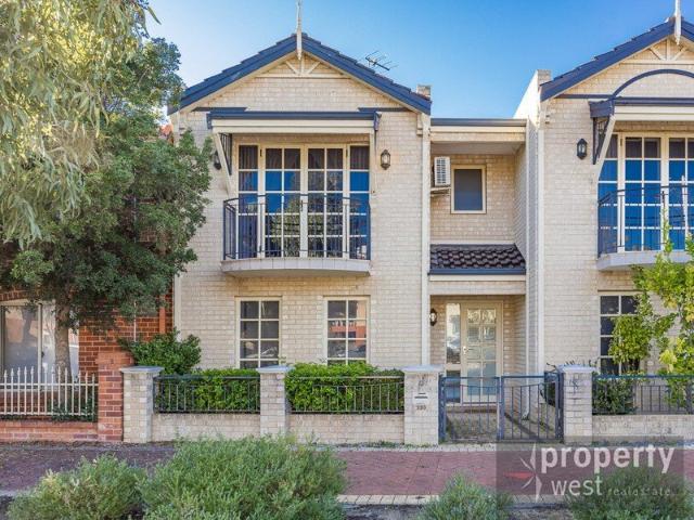 3 X 2 SUPERIOR INNER CITY TOWNHOUSE