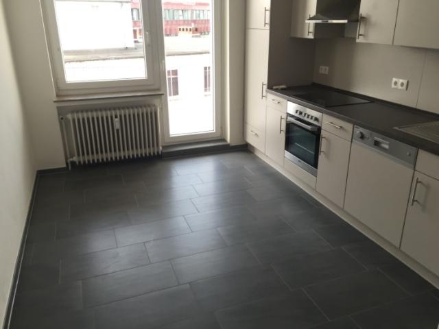 3 Zi. Altstadt 5. Etage, auch für WG geeignet,provisionsfrei