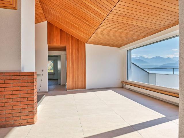3½ Zi. Dachwohnung: Wohnen mit 60er Jahre Flair und Blick auf das Schloss