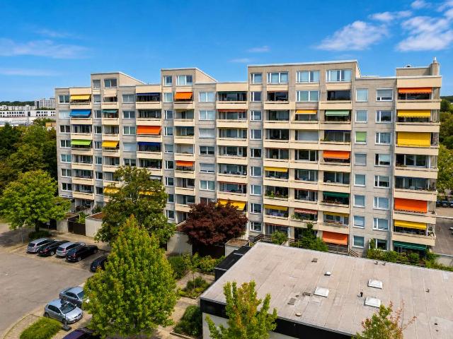 3 Zi Eigentumswohnung mit Loggia & Garage