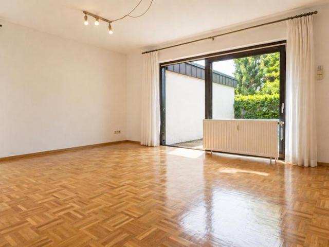 3 Zi Erdgeschosswohnung mit Terrasse in Reutlingen