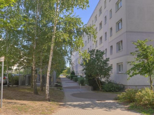 3 Zi im 2.OG / Etage 3 von 5 / Badewanne / Keller / kautionsfrei