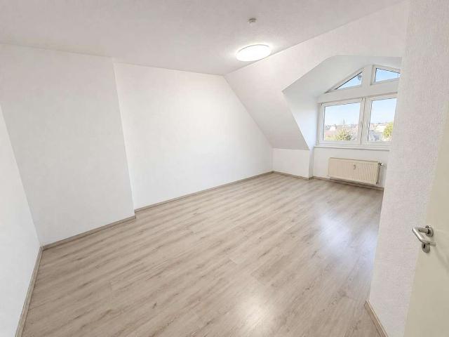 3 Zi. Wohnung DG | S /U Lichtenberg | Ruhige