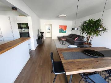3 Zi. Wohnung möbliert im EG mit Terrasse, Carport und Stellplatz