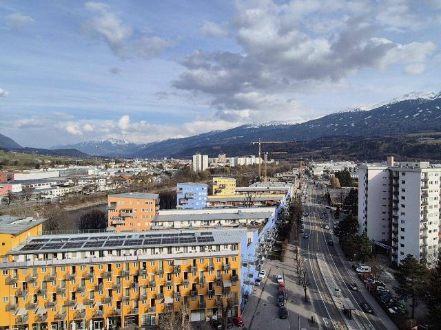 3 Zi Wohnung mit Balkon und Tiefgaragenabstellplatz zu vermieten!