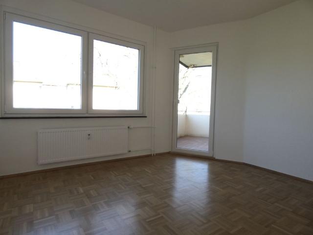 3 Zi Wohnung mit Balkon in Nähe zum Uniklinikum wird derzeit umfangreich modernisiert